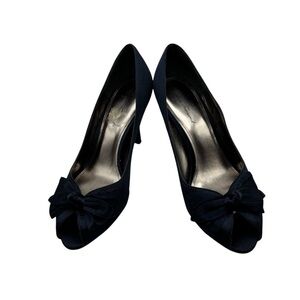 Lulu Townsend Navy Blue Heels with Bow Accent Box Included Size 9